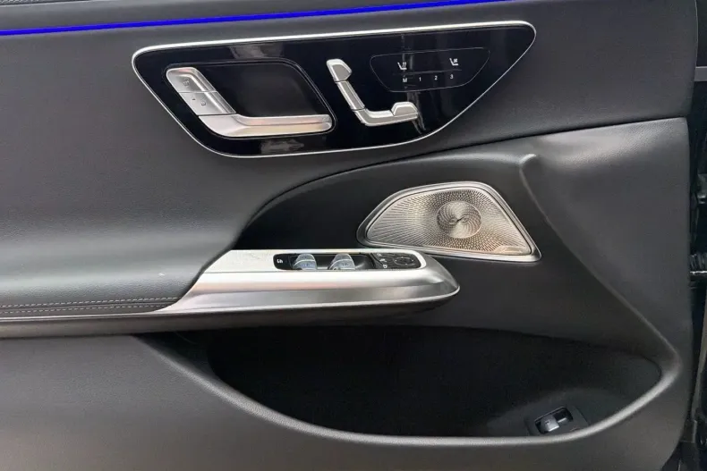 Mercedes-Benz E 400 din 2025 cu 8.100 km - oferta MER171255 - foto 11