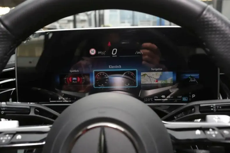 Mercedes-Benz E 400 din 2024 cu 6.400 km - oferta MER171256 - foto 19