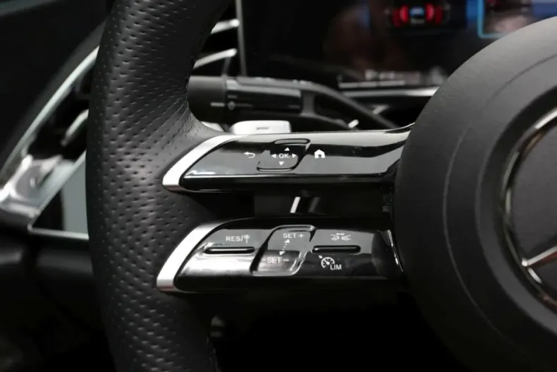 Mercedes-Benz E 400 din 2024 cu 6.400 km - oferta MER171256 - foto 21