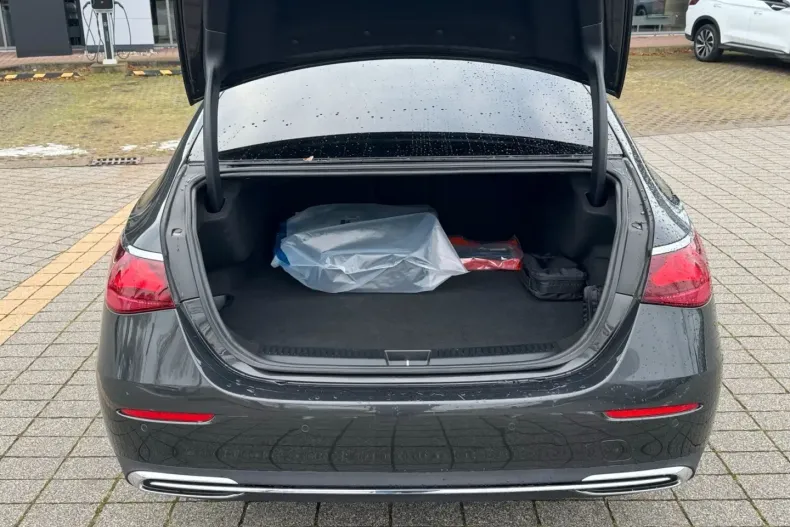 Mercedes-Benz E 400 din 2024 cu 62.653 km - oferta MER171258 - foto 17