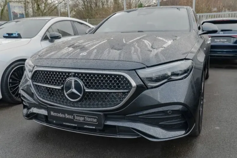 Mercedes-Benz E 400 din 2024 cu 3.253 km - oferta MER171260 - foto 1