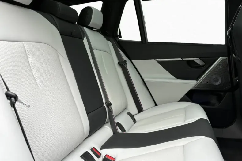 BMW M5 din 2025 cu 17.627 km - oferta BMW171274 - foto 13