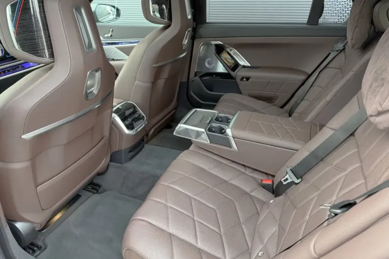 BMW i7 din 2023 cu 9.713 km - oferta BMW171280 - foto 27