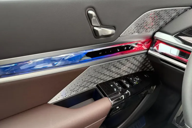 BMW i7 din 2023 cu 9.713 km - oferta BMW171280 - foto 30