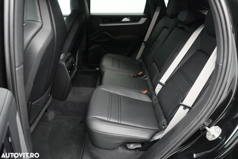 Porsche Cayenne Coupe din 2025 cu 4.033 km - oferta POR171303 - foto 11