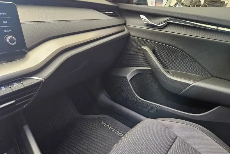 Skoda Octavia din 2021 cu 46.500 km - oferta SKO171308 - foto 28