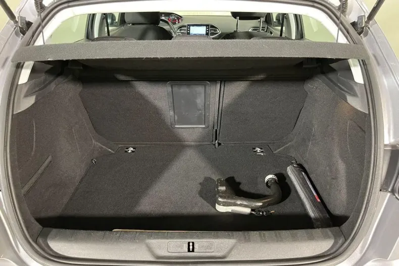 Peugeot 308 din 2020 cu 136.772 km - oferta PEU171325 - foto 11