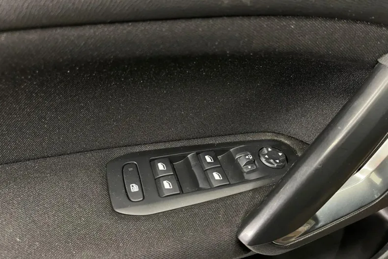 Peugeot 308 din 2020 cu 136.772 km - oferta PEU171325 - foto 23