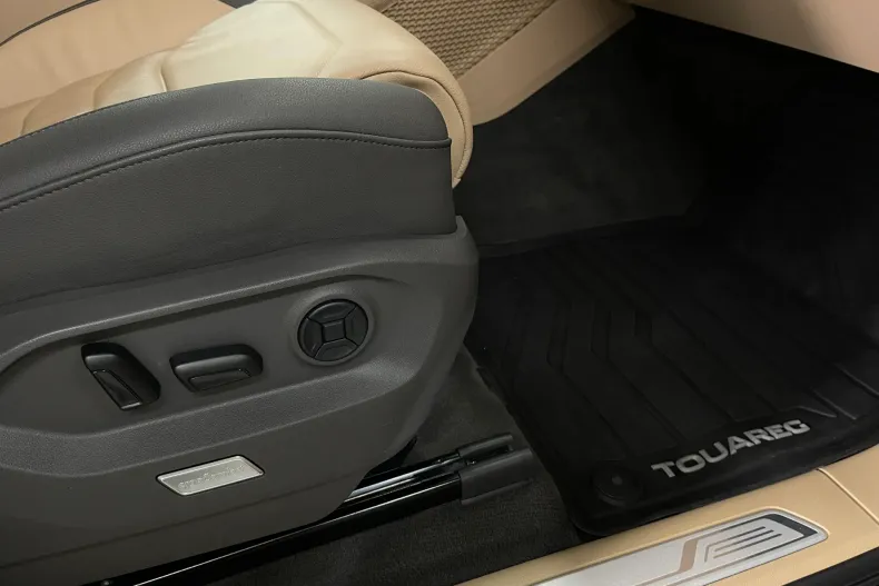 Volkswagen Touareg din 2021 cu 95.507 km - oferta VOL171328 - foto 24