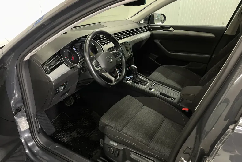 Volkswagen Passat din 2021 cu 50.260 km - oferta VOL171329 - foto 5