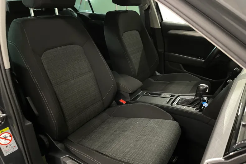 Volkswagen Passat din 2021 cu 50.260 km - oferta VOL171329 - foto 10