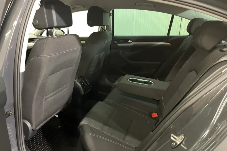 Volkswagen Passat din 2021 cu 50.260 km - oferta VOL171329 - foto 11