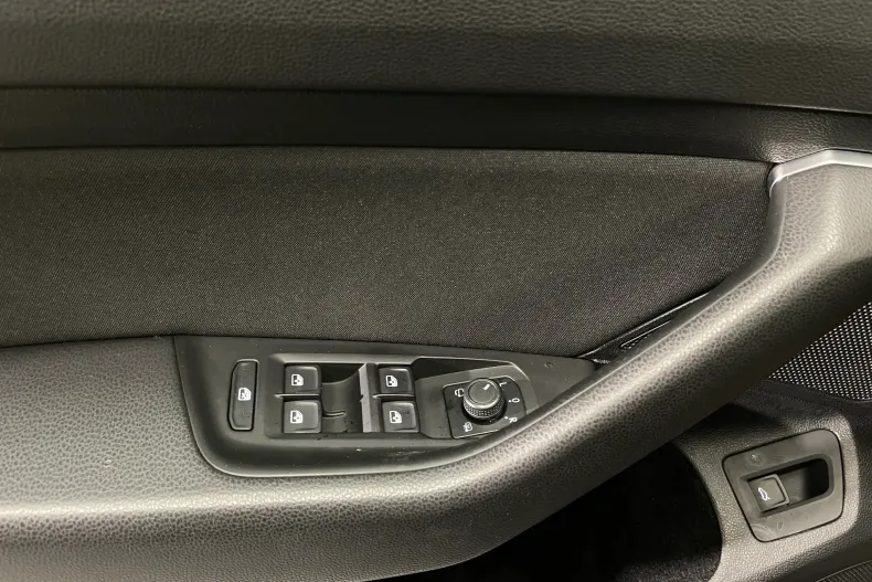 Volkswagen Passat din 2021 cu 50.260 km - oferta VOL171329 - foto 21