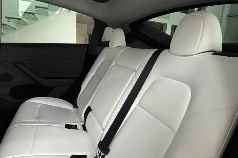 Tesla Model Y din 2024 cu 37.000 km - oferta TES171336 - foto 19