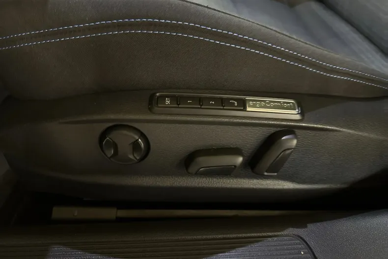 Volkswagen Passat din 2021 cu 69.596 km - oferta VOL171354 - foto 17