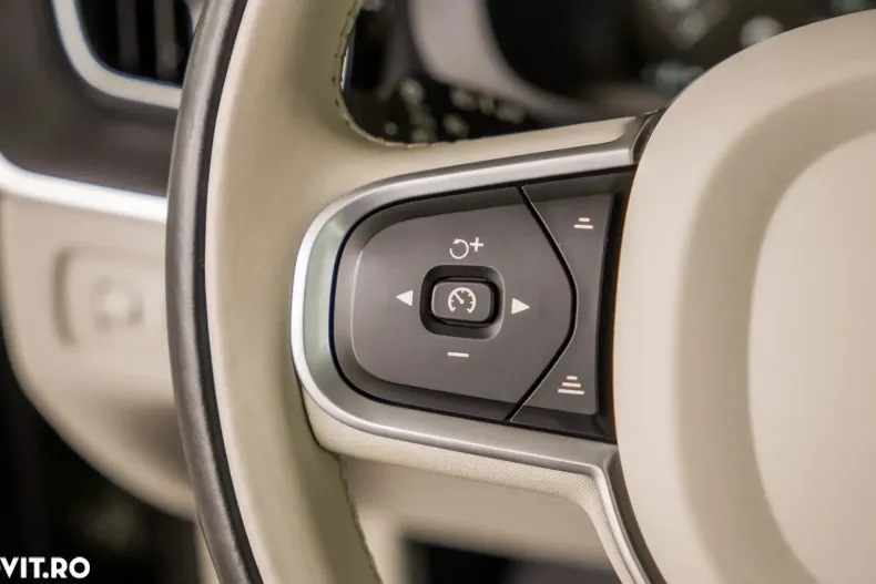 Volvo XC60 din 2020 cu 79.000 km - oferta VOL171355 - foto 20