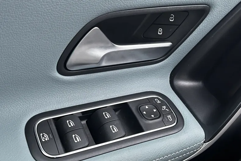 Mercedes-Benz CLA din 2024 cu 9.201 km - oferta MER171358 - foto 19