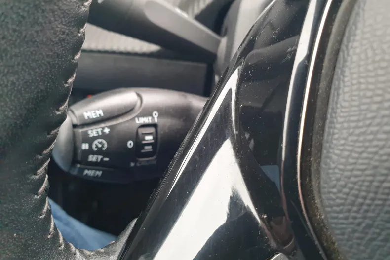 Peugeot 2008 din 2020 cu 50.000 km - oferta PEU171366 - foto 32