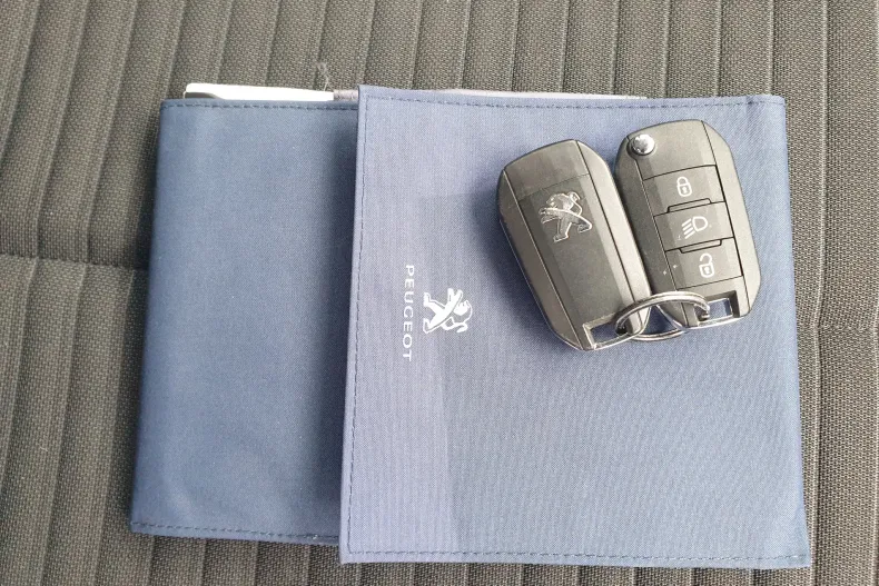 Peugeot 2008 din 2020 cu 50.000 km - oferta PEU171366 - foto 35