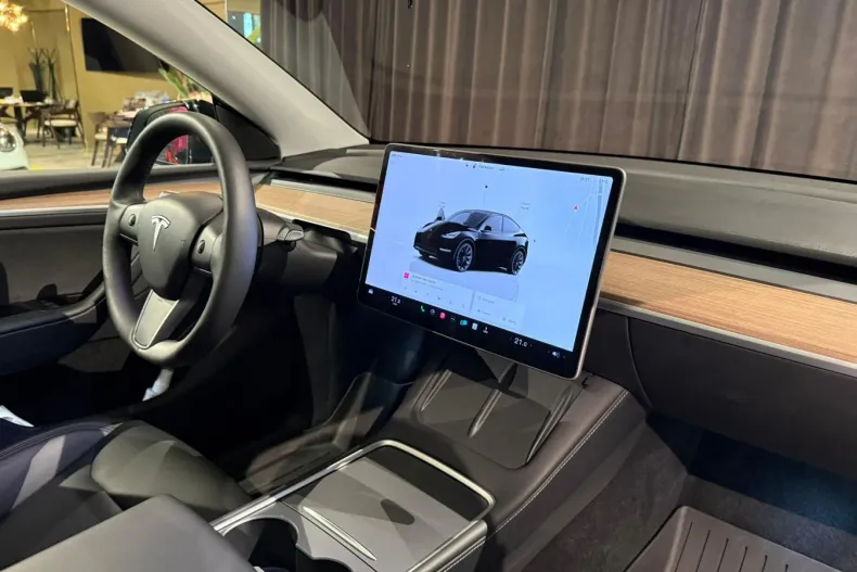 Tesla Model Y din 2024 cu 50.000 km - oferta TES171375 - foto 17