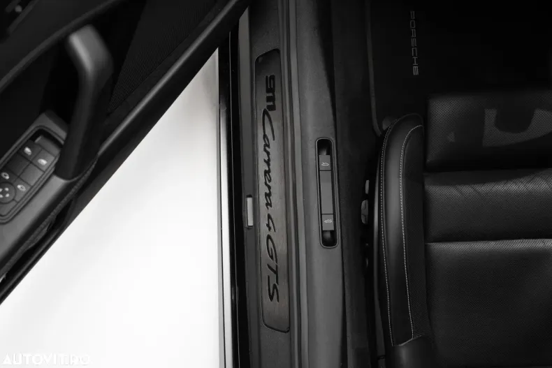 Porsche 911 din 2021 cu 10.000 km - oferta POR171381 - foto 21