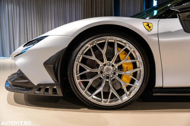 Ferrari SF90 Stradale din 2022 cu 4.400 km - oferta FER171400 - foto 11
