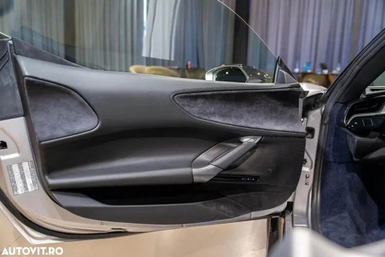 Ferrari SF90 Stradale din 2022 cu 4.400 km - oferta FER171400 - foto 15