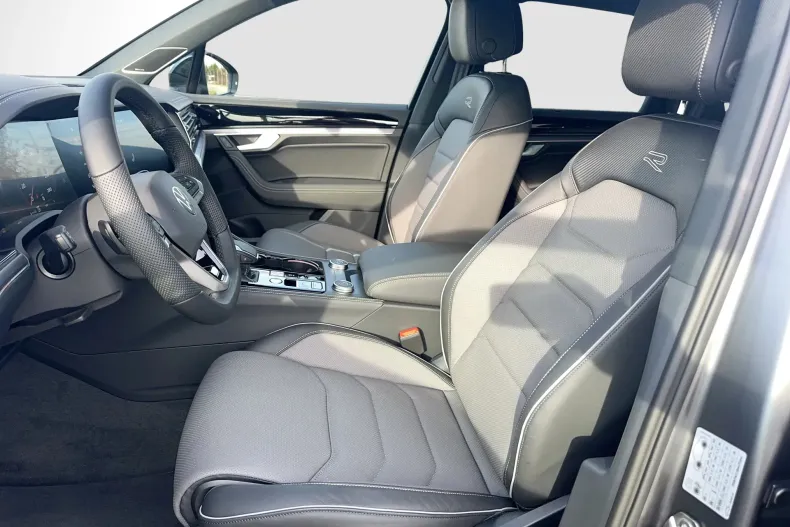 Volkswagen Touareg din 2025 cu 9.250 km - oferta VOL171442 - foto 8