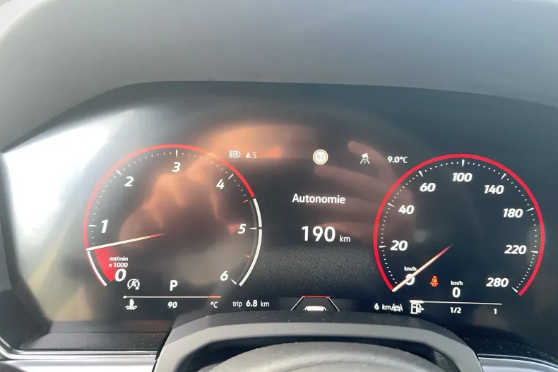 Volkswagen Touareg din 2025 cu 9.250 km - oferta VOL171442 - foto 9