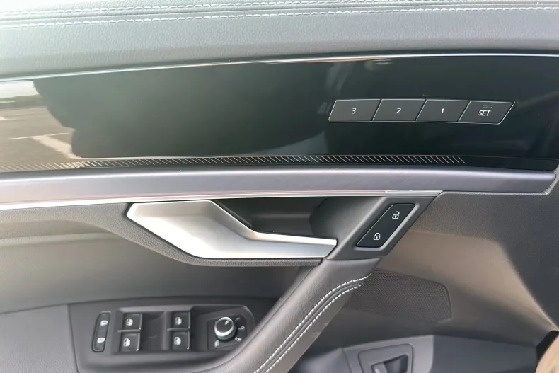 Volkswagen Touareg din 2025 cu 9.250 km - oferta VOL171442 - foto 14