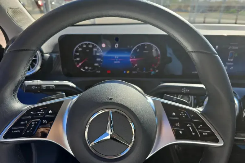 Mercedes-Benz A din 2024 cu 14.700 km - oferta MER171453 - foto 16