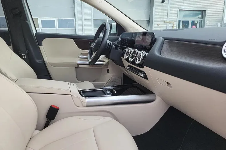 Mercedes-Benz GLA din 2023 cu 31.861 km - oferta MER171456 - foto 12