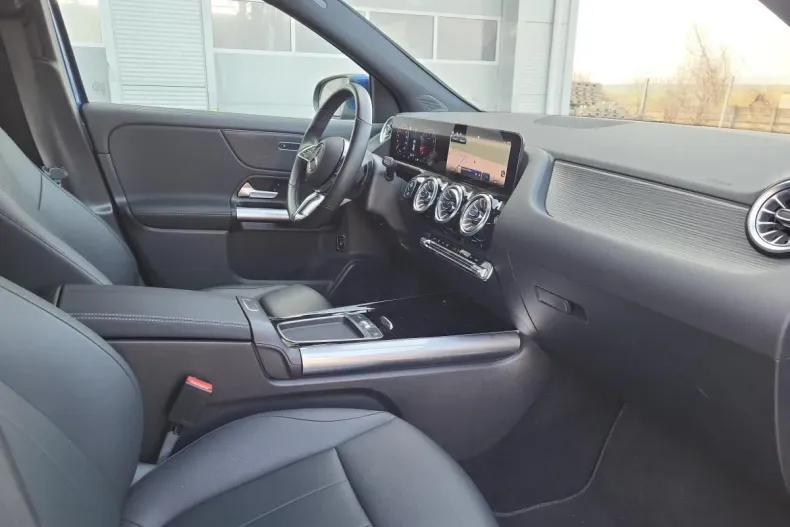 Mercedes-Benz GLA din 2024 cu 10.055 km - oferta MER171469 - foto 13