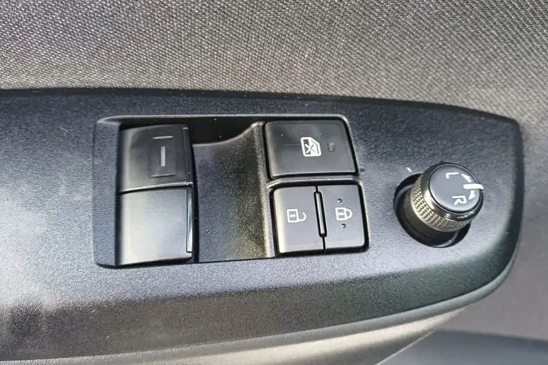 Toyota Yaris din 2022 cu 83.599 km - oferta TOY171478 - foto 12