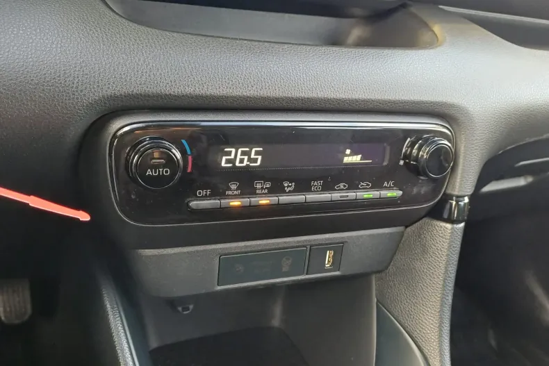 Toyota Yaris din 2022 cu 83.599 km - oferta TOY171478 - foto 18