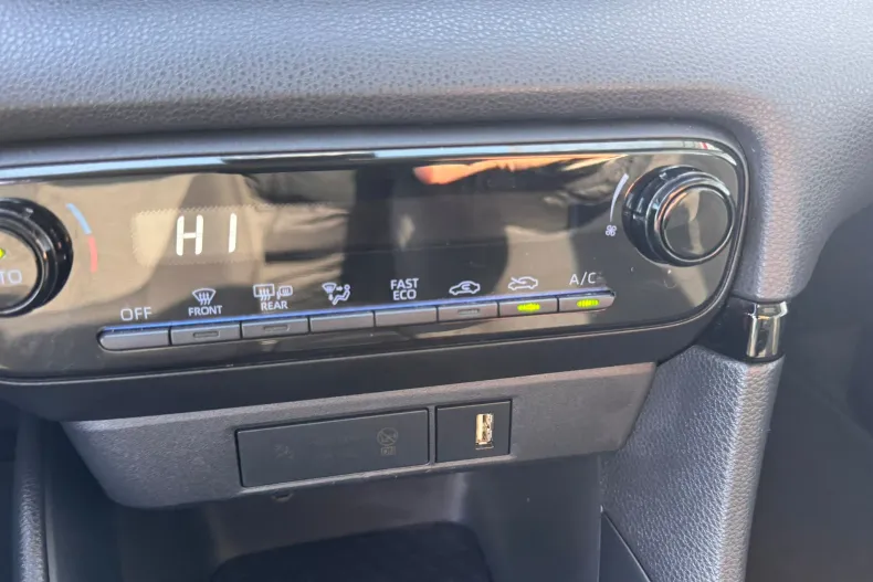 Toyota Yaris din 2022 cu 80.514 km - oferta TOY171479 - foto 20