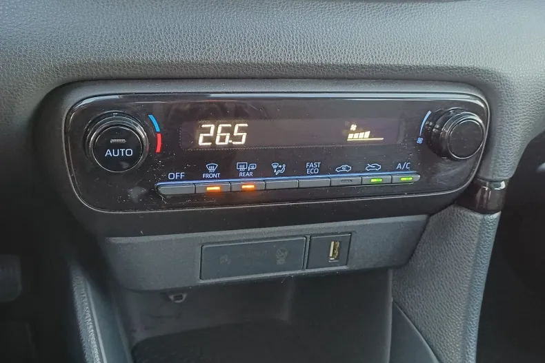 Toyota Yaris din 2022 cu 82.196 km - oferta TOY171480 - foto 18