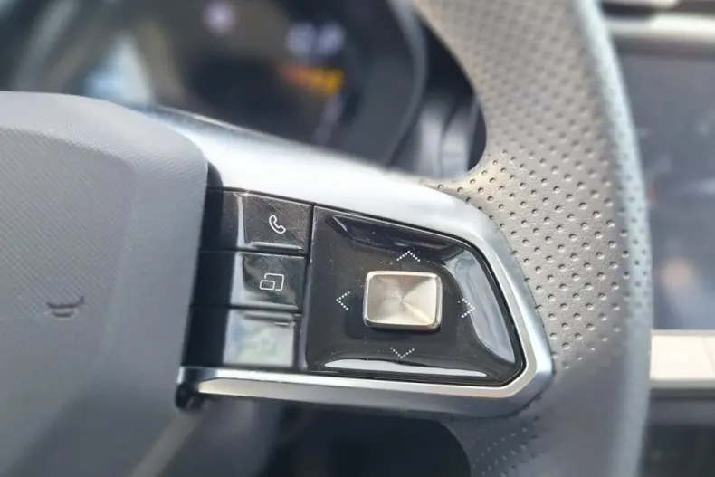 MG ZS din 2025 cu 2.110 km - oferta MG0171482 - foto 20