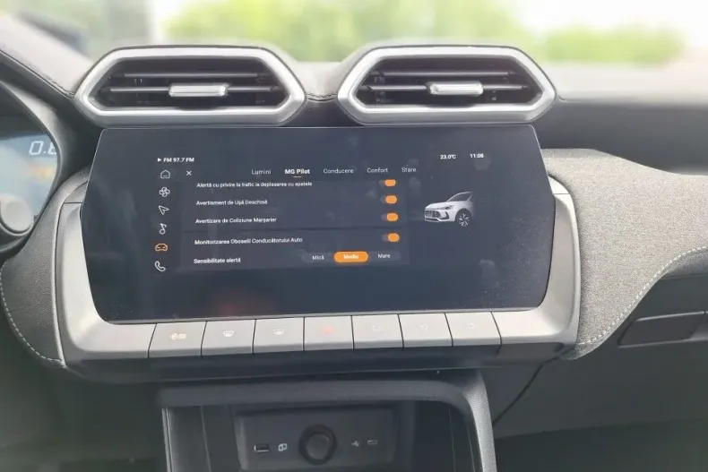 MG ZS din 2025 cu 2.110 km - oferta MG0171482 - foto 28