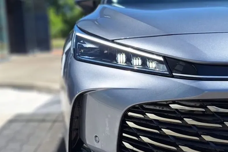 MG HS din 2024 cu 1 km - oferta MG0171489 - foto 12