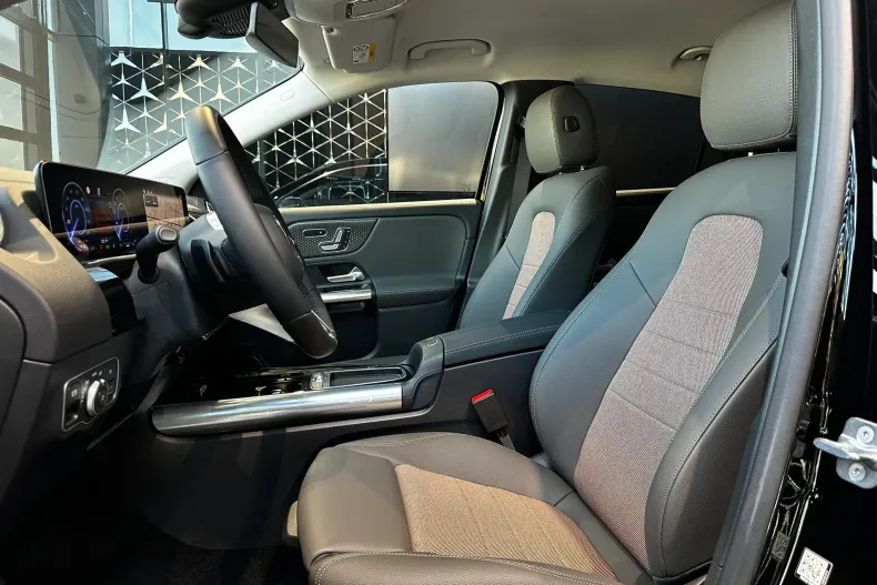 Mercedes-Benz EQA din 2025 cu 7 km - oferta MER171513 - foto 7