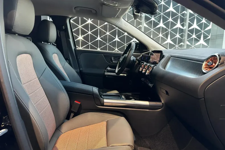 Mercedes-Benz EQA din 2025 cu 7 km - oferta MER171513 - foto 12