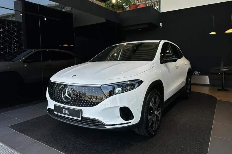 Mercedes-Benz EQA din 2025 cu 7 km - oferta MER171514 - foto 3