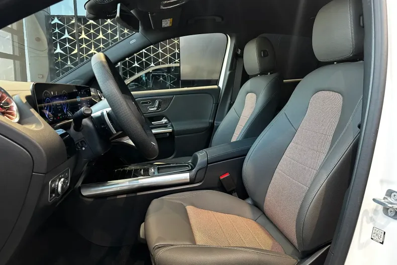 Mercedes-Benz EQA din 2025 cu 7 km - oferta MER171514 - foto 7