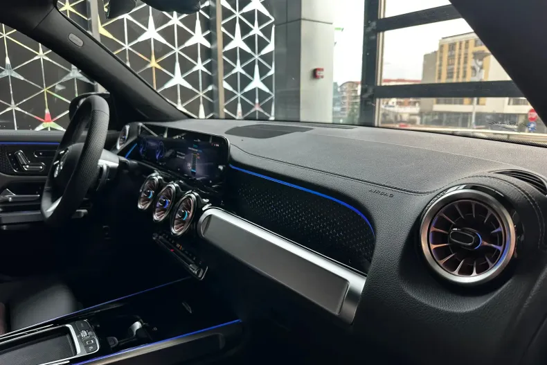 Mercedes-Benz EQB din 2025 cu 11 km - oferta MER171517 - foto 11