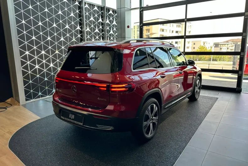 Mercedes-Benz EQB din 2024 cu 5.000 km - oferta MER171522 - foto 4
