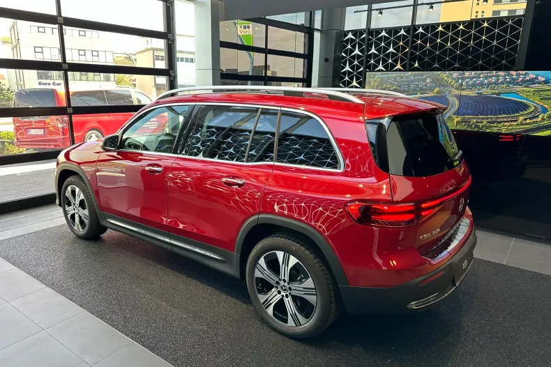 Mercedes-Benz EQB din 2024 cu 5.000 km - oferta MER171522 - foto 5