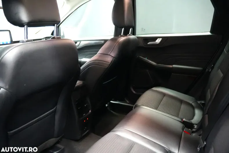 Ford Kuga din 2022 cu 90.900 km - oferta FOR171527 - foto 8