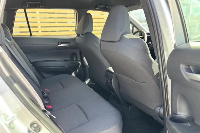 Toyota Corolla Cross din 2024 cu 234 km - oferta TOY171537 - foto 9