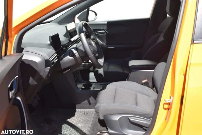 MG MG4 din 2024 cu 8.500 km - oferta MG0171542 - foto 6